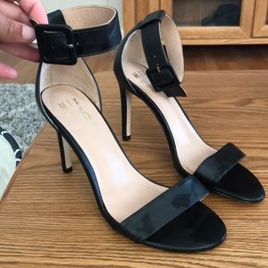 Size 6 black heels!